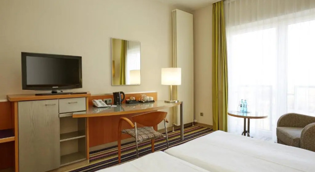 Номер Superior H+ Hotel Köln Hürth