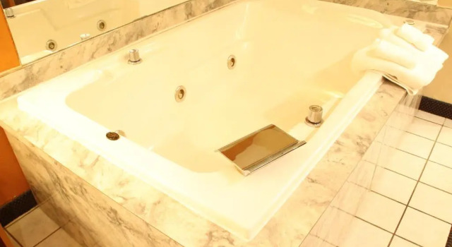 Люкс Days Inn by Wyndham Black River Falls - Access to ATV Trail