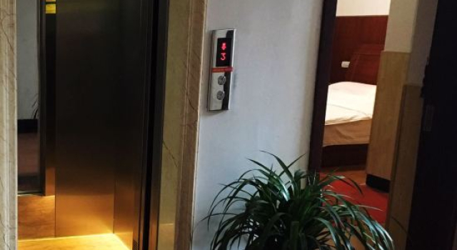 Jiangnan Hotel, Varaa Hotelli Yichang Hubei