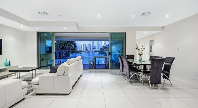 Sunrise Executive 5 Bedroom Home