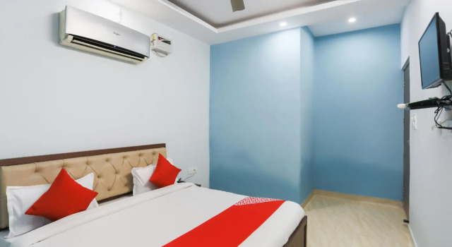 OYO 45508 Hotel Shehnai, Забронировать Отель Фаридабад штат Харьяна