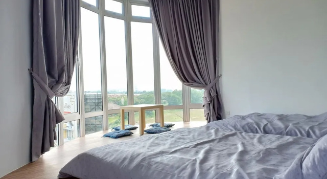 Номер Comfort с 4 комнатами с балконом и с видом на город Centra Residences at Nasa City