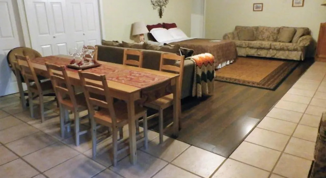 Апартаменты Charming Downstairs Unit