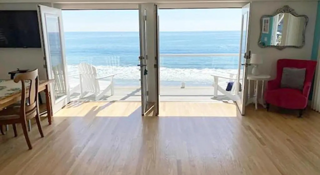 Апартаменты с видом на море Malibu Beach Paradise Apartments