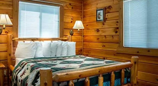Three Bears Lodge, Prenota Hotel Warrens Wisconsin