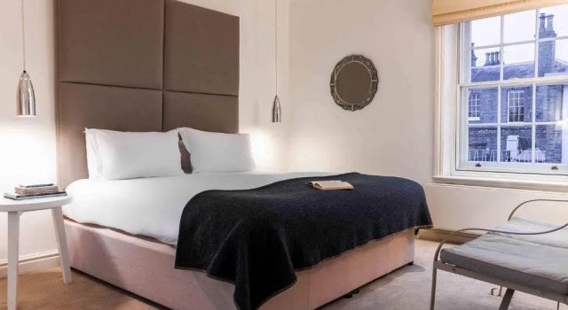 Номер Standard The Crown Hotel