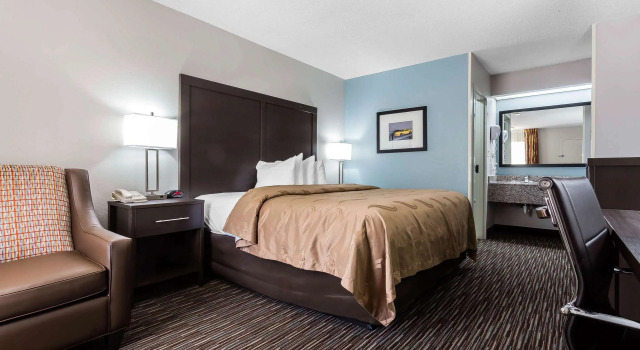 Двухместный номер Standard Quality Inn & Suites Mooresville-Lake Norman