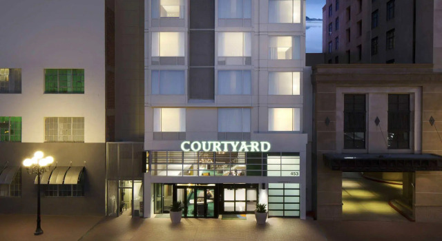 Courtyard by Marriott San Diego Gaslamp/Convention Center, Забронировать Отель Отели Сан-Диего 3 звезды, рядом с AD Nightclub, 3*