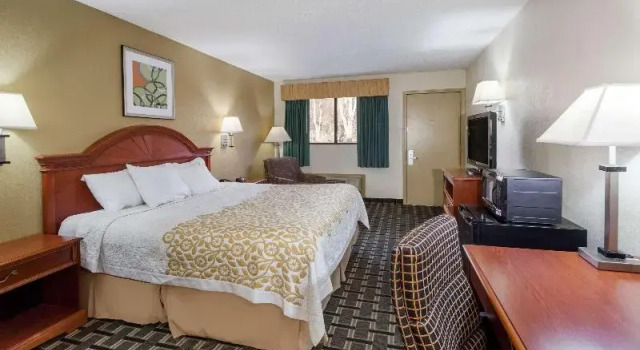 Номер Standard Days Inn by Wyndham Kent - Akron