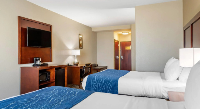 Четырёхместный люкс Comfort Inn & Suites Navasota