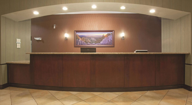 La Quinta Inn & Suites Albuquerque Midtown, Rezerwuj Hotel Hotele w Albuquerque z parkingiem, Parking