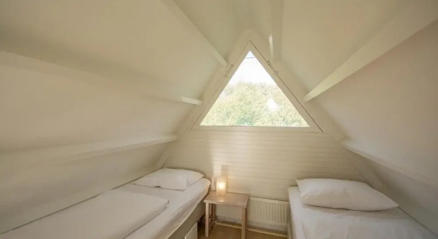 Radiant Seaside Holiday Home