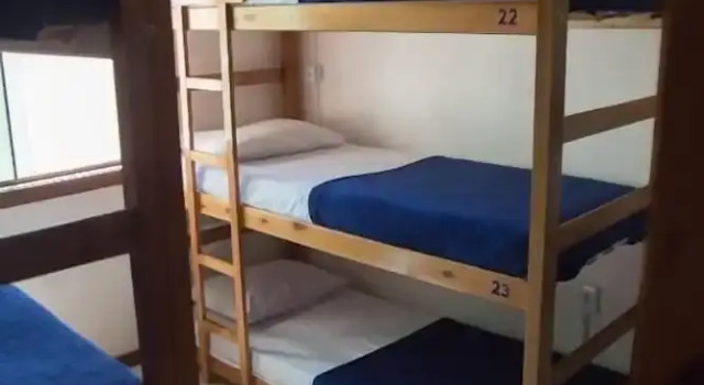 Кровать в общем номере (женский номер) Enseada Hostel