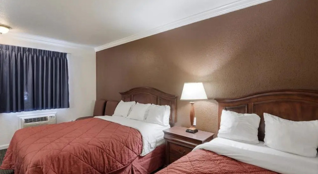 Rodeway Inn, Забронировать Отель Гранд-Джанкшн Колорадо, рядом с Ботанический сад Западного Колорадо