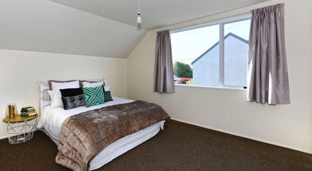 Sunny Christchurch Townhouse