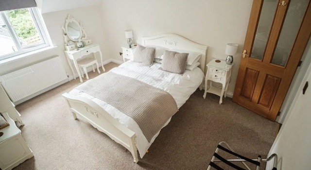 Mill Lodge Brecon Beacons, Varaa Bed and Breakfast  