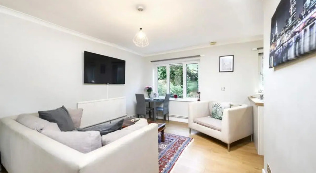 One bedroom central Slough with parking, Забронировать Отель Отели Бакингемшир с парковкой, Парковка
