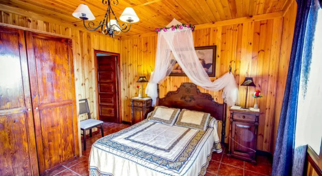 Casa Las Olivas Sayalonga by Ruralidays, Prenota Hotel Hotel a Axarquía con parcheggio, Parcheggio