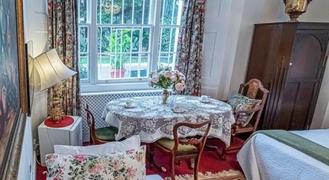 Трёхместный семейный номер Standard Dawson Place, Juliettes Bed and Breakfast