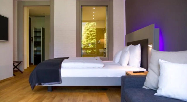 Полулюкс Qube Hotel Bergheim