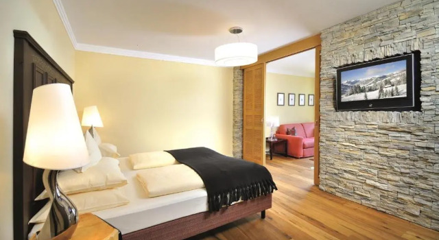 Полулюкс Deluxe Hotel Alpine Palace