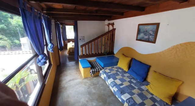 Двухместный номер Economy с балконом Tower Bridge Hostel