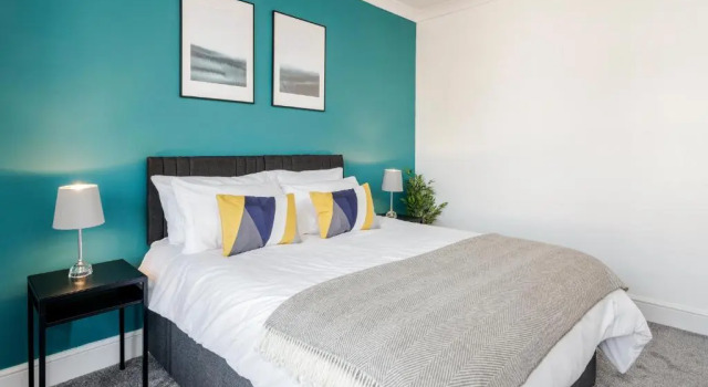 Апартаменты Luxury Apartment 2bed & Parking - East London - by Damask Homes