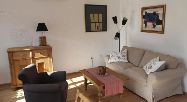 Коттедж c 1 комнатой unser rosa Haus für Sie