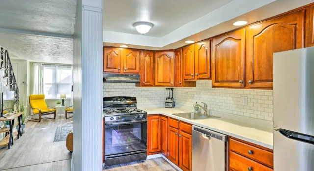Апартаменты The Gallery, an Allentown Retreat with Views!