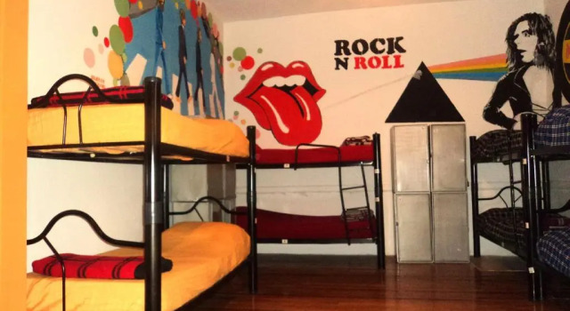 Кровать в общем номере Play Hostel Soho