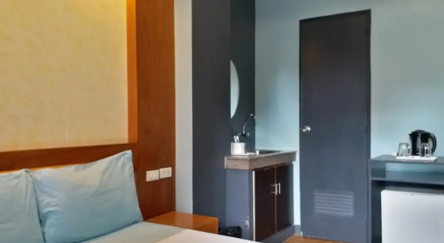 Luksusowy pokój i balkonem Leesons Residences