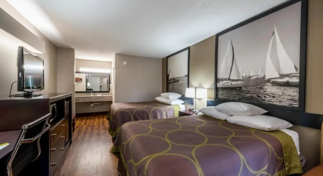 Четырёхместный номер Standard Super 8 by Wyndham Alexander City
