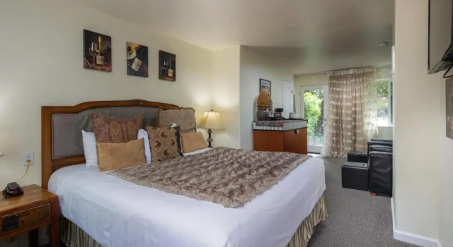Номер Standard с видом на сад The Vendange Carmel Inn & Suites