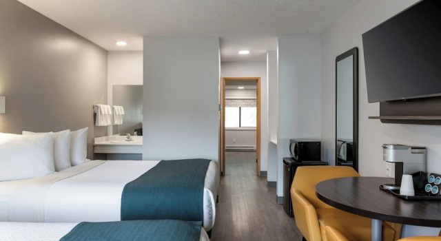 Люкс Deluxe Motel 6-Saanichton, BC - Victoria Airport