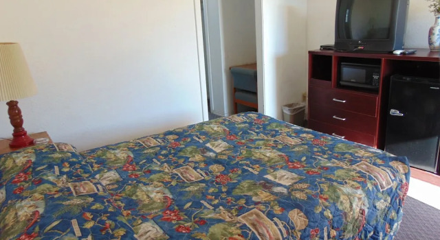 Номер Standard Heritage Budget Inn