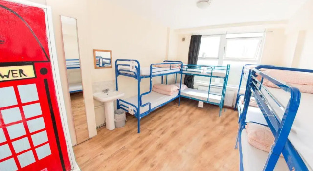 Кровать в общем номере Kensal Green Backpackers