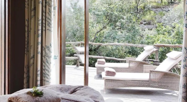 Shambala Zulu Camp & Private Safari Lodge, Book Feriehus Villaer i Waterberg District, Villa
