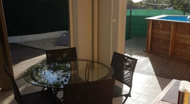 Apartment With one Bedroom in Le Gosier, With Private Pool and Wifi, Varaa Huoneisto Hotellit Grande-Terre uima-altaalla, Uima-allas