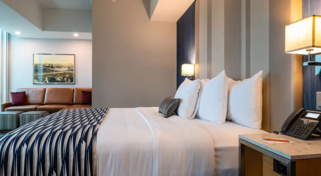Полулюкс Potawatomi Hotel & Casino