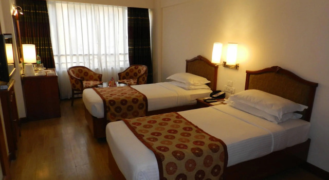 Fariyas Hotel