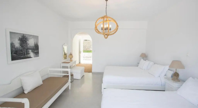 Трёхместный номер Standard Paros Palace