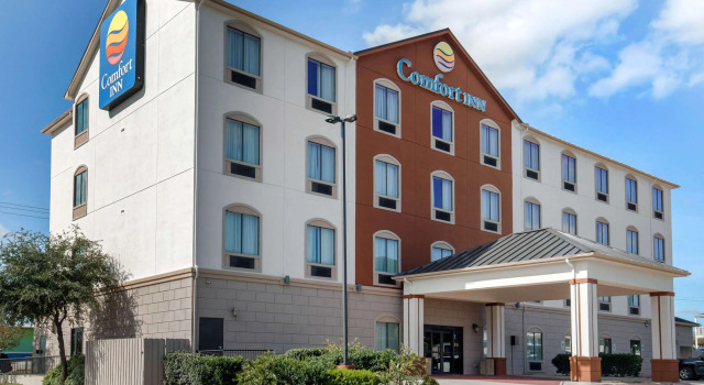 Comfort Inn Near UNT, Забронировать Отель Дентон Dallas - Fort Worth Metropolitan Area, рядом с Texas Health Presbyterian Hospital Denton