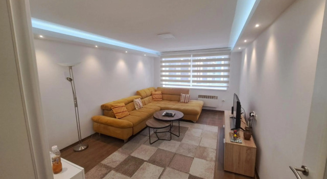 Apartman Katedrala, Забронировать Апартаменты/квартира Сараево Сараевский кантон, рядом с Old Sarajevo Clock Tower