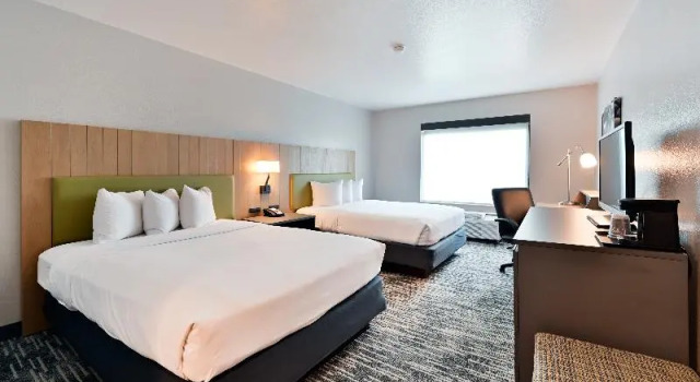 Шестиместный номер Standard Country Inn & Suites by Radisson, Bloomington-Normal Airport, IL