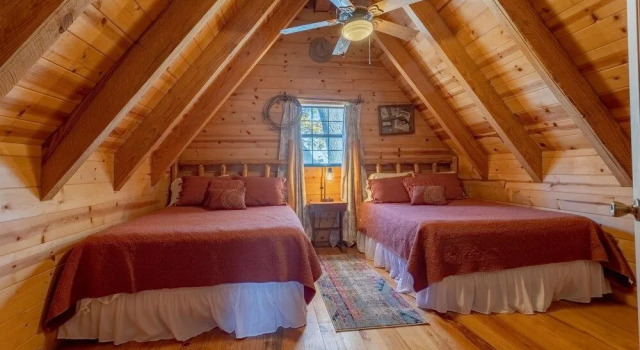 The Lazy K 3 Bedroom Cabin by RedAwning, Забронировать Дом для отпуска Отели Table Rock Lake с парковкой, Парковка