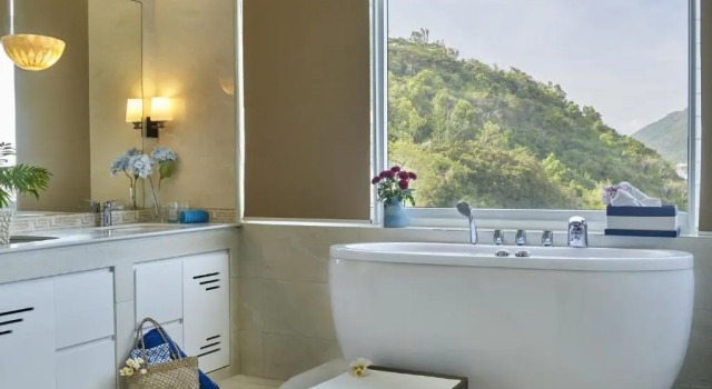 Люкс с видом на окрестности The Wind Resort - Tropical Hillside Escape