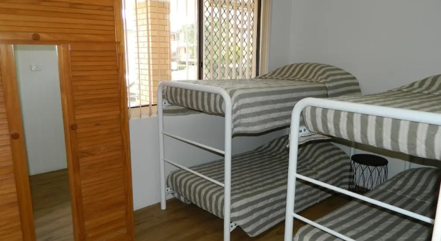 26 Wallis View - Opposite the Lake - 3 Bedroom Apartment, Забронировать Апартаменты/квартира Отели Форстер с бассейном, рядом с Пристань Форстера, Бассейн