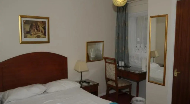 Двухместный номер Standard Wimblehurst Hotel