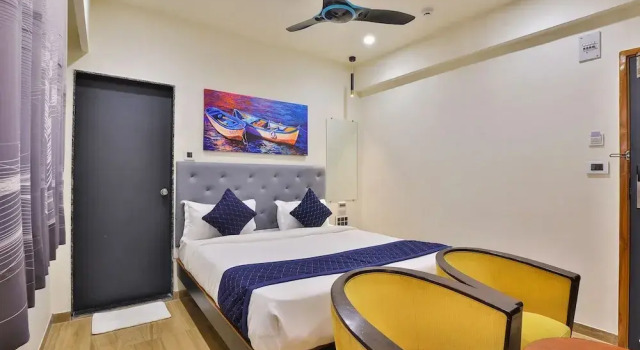 Номер Deluxe FabHotel Prime Empyrean