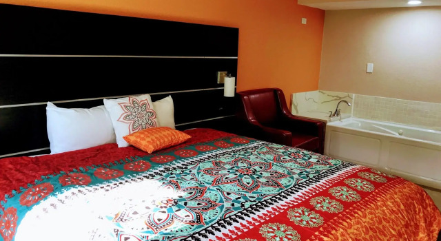 Tropical Inn & Suites